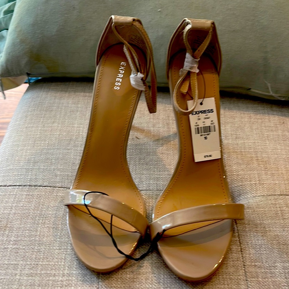 Express tan patent leather heels Size 10 tags never worn
